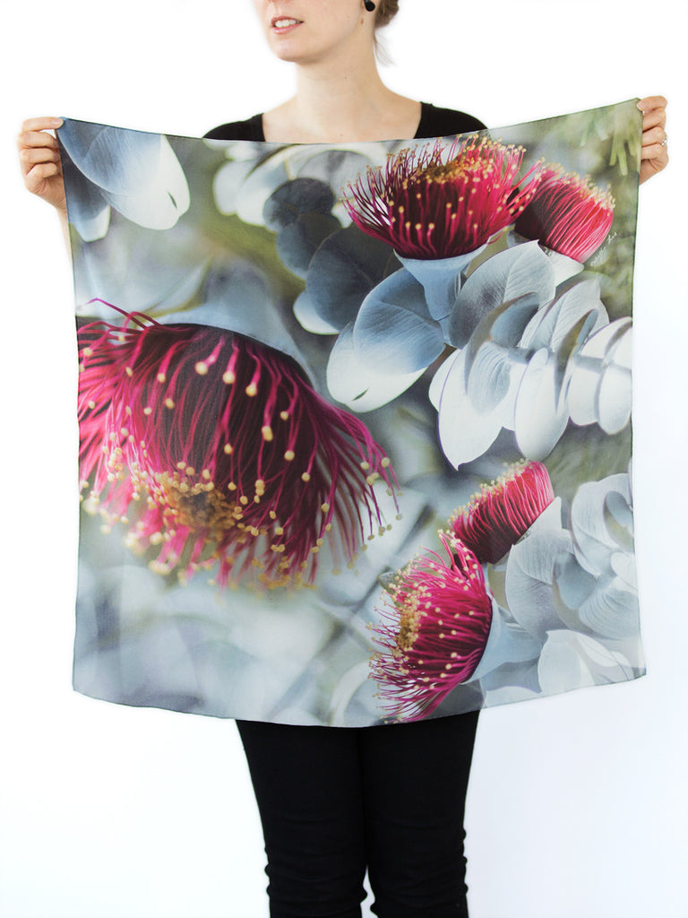 Lux Perth Flower - Small