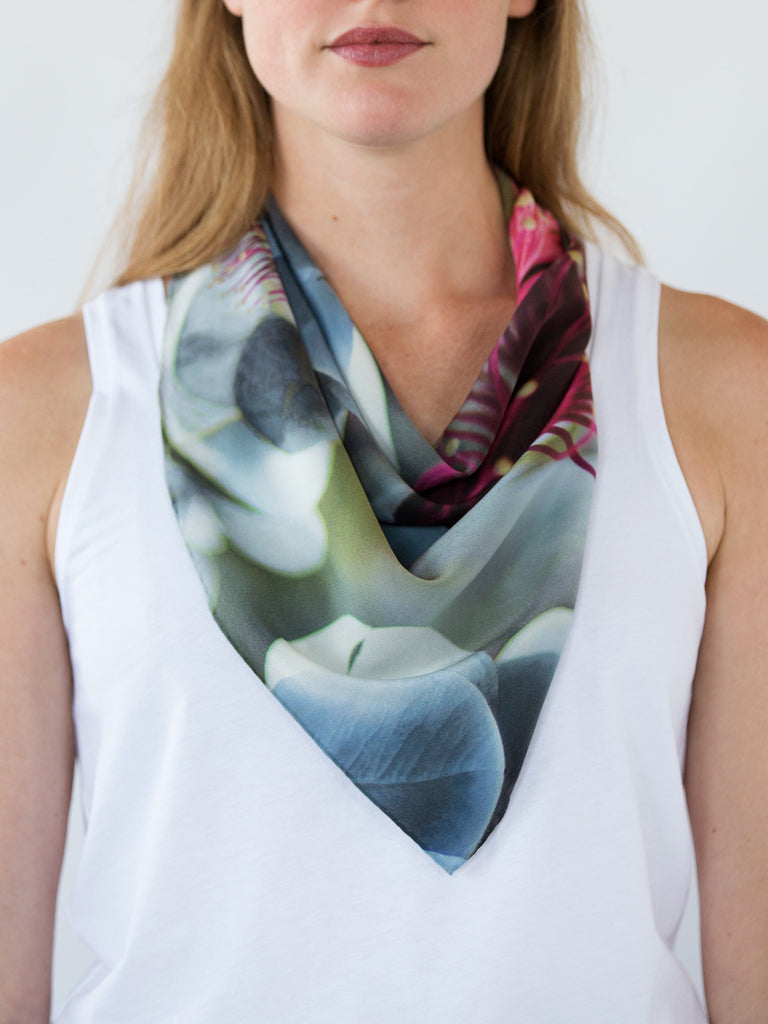 Lux Perth Flower - Small